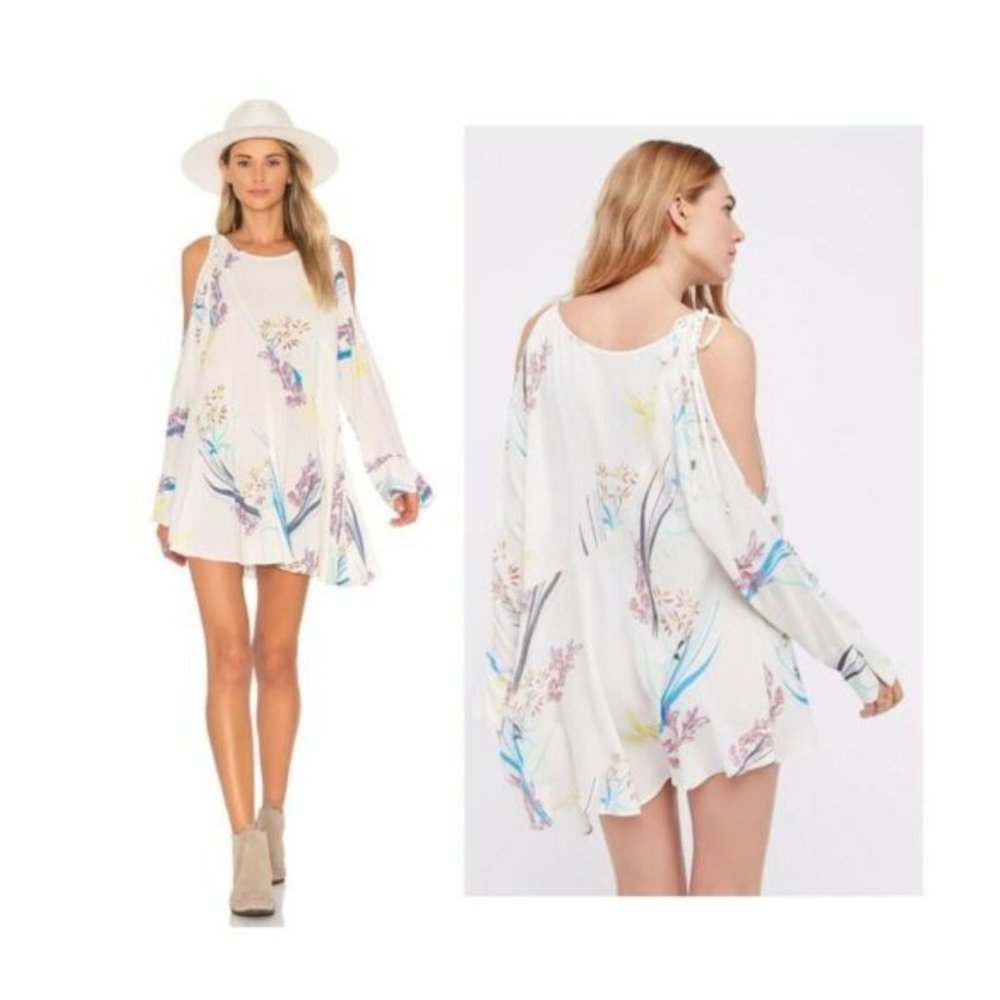 Clear Skies Cold Shoulder Tunic Top - Size Small
